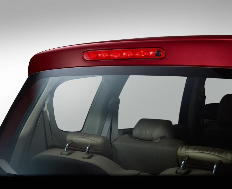 Детали экстерьера Proton Ertiga 2016 года  (фото 13 из 38)